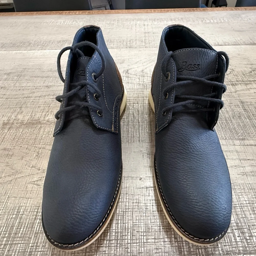 Bass Men's Chukka Boots, Navy and Brown w/ White Sole Size 9